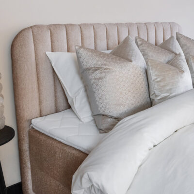 Detail bekleding hoofd- en voetbord opbergbed Salva